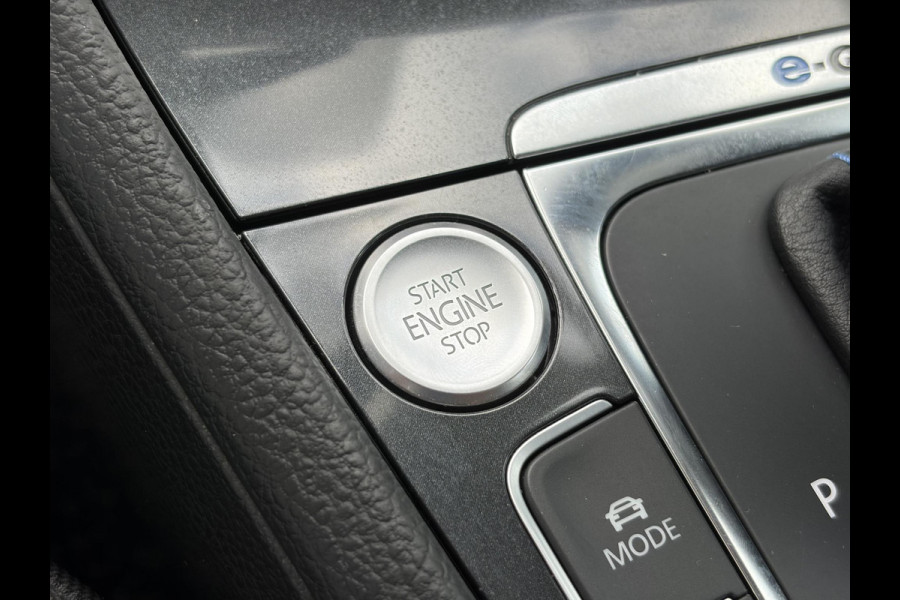 Volkswagen e-Golf e-Golf SOH88%,Draadloze telefoonlader,Camera,Carplay,Navi,Recent beurt gehad,Keyless,Warmtepomp,2e Eigenaar,Stoelverwarming,Pdc V+A,N.A.P,Nieuwe Apk bij Aflevering
