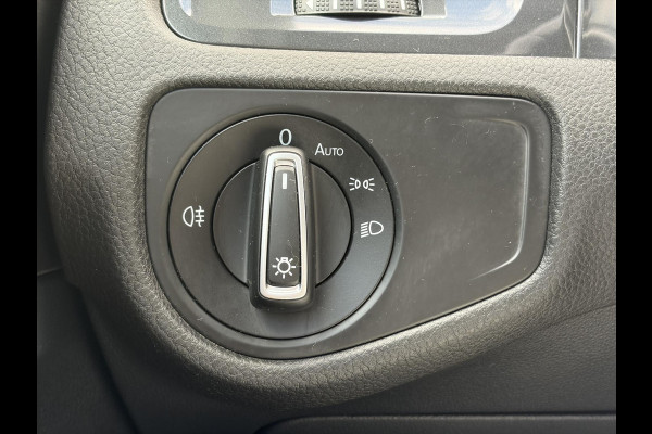 Volkswagen e-Golf e-Golf SOH88%,Draadloze telefoonlader,Camera,Carplay,Navi,Recent beurt gehad,Keyless,Warmtepomp,2e Eigenaar,Stoelverwarming,Pdc V+A,N.A.P,Nieuwe Apk bij Aflevering