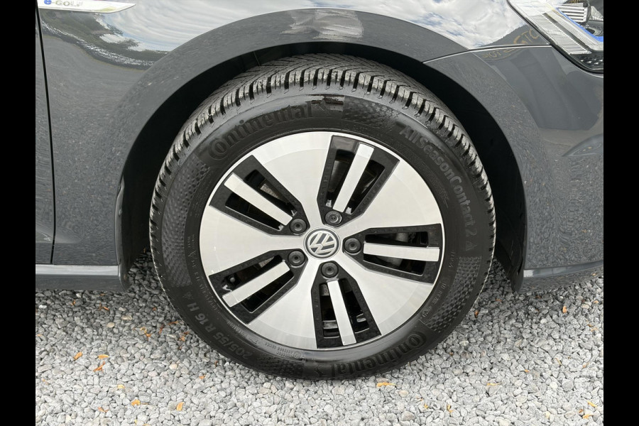 Volkswagen e-Golf e-Golf SOH88%,Draadloze telefoonlader,Camera,Carplay,Navi,Recent beurt gehad,Keyless,Warmtepomp,2e Eigenaar,Stoelverwarming,Pdc V+A,N.A.P,Nieuwe Apk bij Aflevering