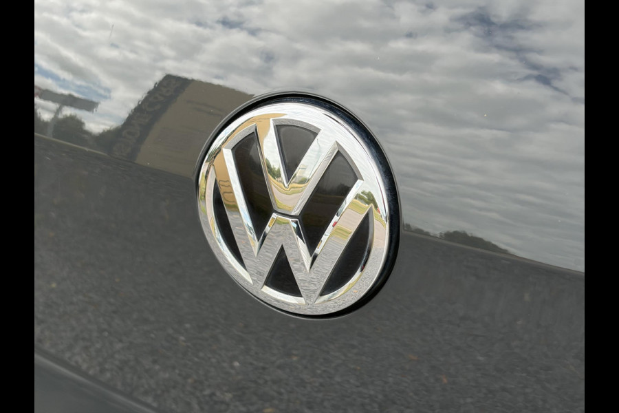 Volkswagen e-Golf e-Golf SOH88%,Draadloze telefoonlader,Camera,Carplay,Navi,Recent beurt gehad,Keyless,Warmtepomp,2e Eigenaar,Stoelverwarming,Pdc V+A,N.A.P,Nieuwe Apk bij Aflevering