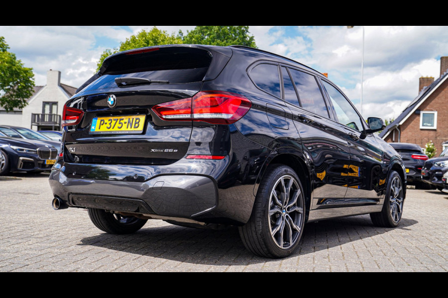 BMW X1 XDrive25e eDrive Edition | M-pakket | HuD | Panorama | Harman/Kardon | Adaptieve Cruise | Memory | Trekhaak | Camera | NAP