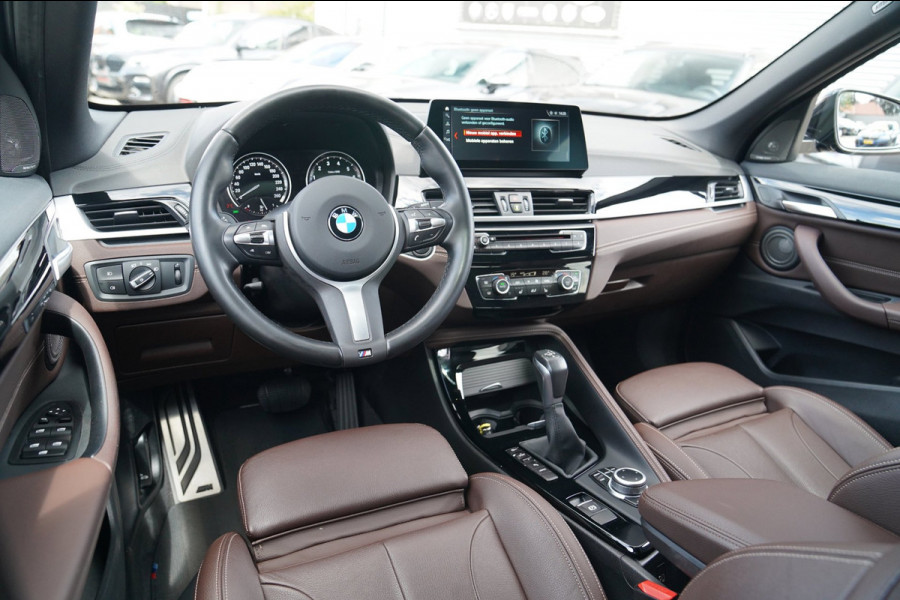 BMW X1 XDrive25e eDrive Edition | M-pakket | HuD | Panorama | Harman/Kardon | Adaptieve Cruise | Memory | Trekhaak | Camera | NAP