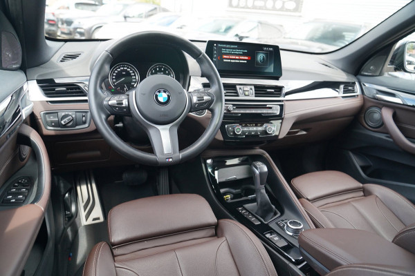 BMW X1 XDrive25e eDrive Edition | M-pakket | HuD | Panorama | Harman/Kardon | Adaptieve Cruise | Memory | Trekhaak | Camera | NAP