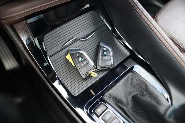 BMW X1 XDrive25e eDrive Edition | M-pakket | HuD | Panorama | Harman/Kardon | Adaptieve Cruise | Memory | Trekhaak | Camera | NAP