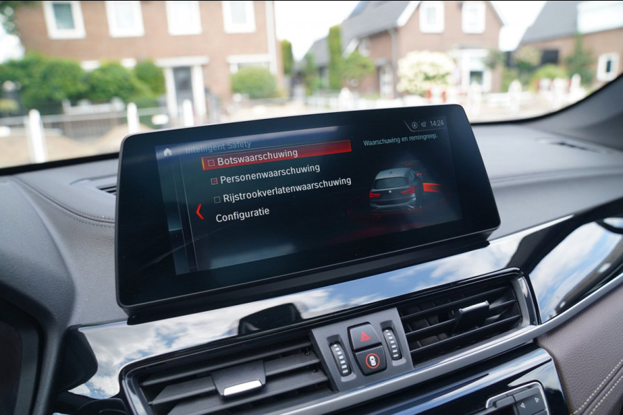 BMW X1 XDrive25e eDrive Edition | M-pakket | HuD | Panorama | Harman/Kardon | Adaptieve Cruise | Memory | Trekhaak | Camera | NAP