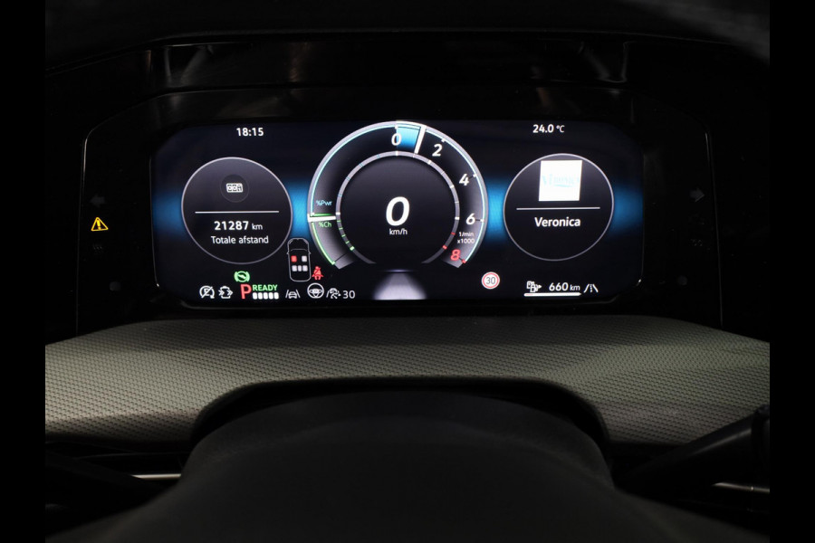 Volkswagen Golf 1.5 eHybrid Style Edition 204 pk Automaat (DSG) | Verlengde garantie | Navigatie via App | Panoramadak | Parkeersensoren (Park assist) | Achteruitrijcamera |