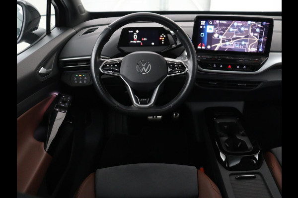 Volkswagen ID.4 First Max 77 kWh | SOH 91,9% | Panoramadak | Leder/alcantara | Memory | Stuur/stoel verwarming | Adaptive cruise | 360 camera | Dodehoek detectie | Carplay | Sfeerverlichting |