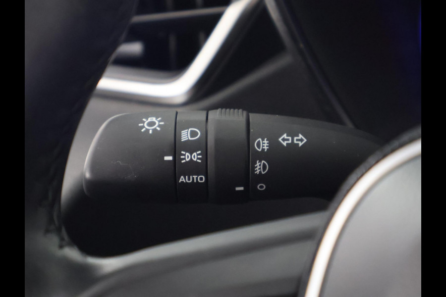 Toyota Corolla 1.8 Hybrid Active Bi-Tone Sport | Apple Carplay & AndroidAUTO | Navigatie | Privacy Glass |