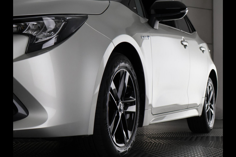 Toyota Corolla 1.8 Hybrid Active Bi-Tone Sport | Apple Carplay & AndroidAUTO | Navigatie | Privacy Glass |