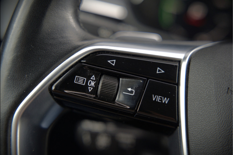 Audi e-tron e-tron 50 quattro Launch edition plus 71 kWh | Panoramadak | Stoelverwarming | Memory Seat | Adaptive Cruise Control | Luchtvering | Parkeersensoren | Apple Carplay | Keyless | SOH 83,67%