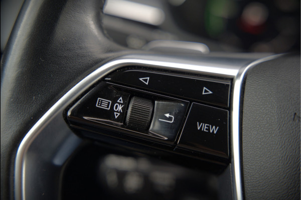 Audi e-tron e-tron 50 quattro Launch edition plus 71 kWh | Panoramadak | Stoelverwarming | Memory Seat | Adaptive Cruise Control | Luchtvering | Parkeersensoren | Apple Carplay | Keyless | SOH 83,67%