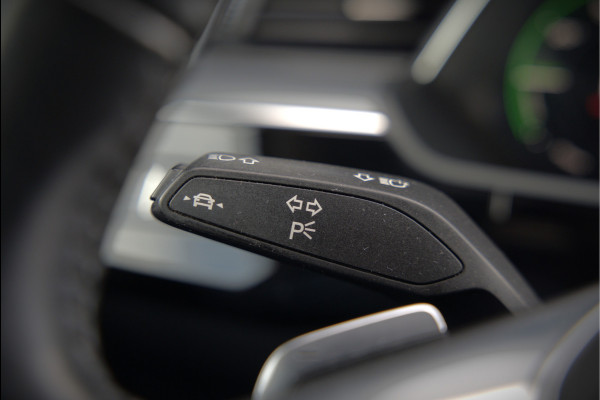 Audi e-tron e-tron 50 quattro Launch edition plus 71 kWh | Panoramadak | Stoelverwarming | Memory Seat | Adaptive Cruise Control | Luchtvering | Parkeersensoren | Apple Carplay | Keyless | SOH 83,67%
