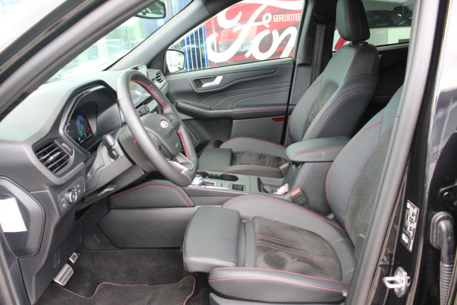 Ford Kuga 2.5 PHEV ST-Line X | Wegklapbare trekhaak | Panoramadak | 19 inch | Technology Pack | Winter Pack