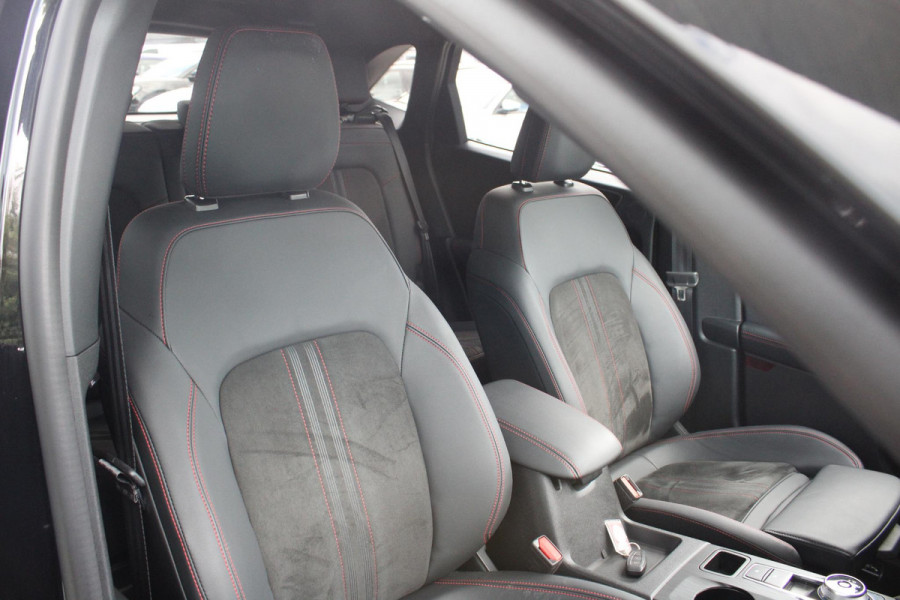 Ford Kuga 2.5 PHEV ST-Line X | Wegklapbare trekhaak | Panoramadak | 19 inch | Technology Pack | Winter Pack