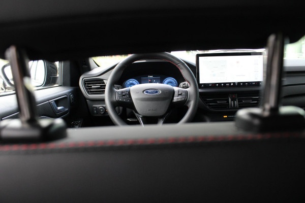 Ford Kuga 2.5 PHEV ST-Line X | Wegklapbare trekhaak | Panoramadak | 19 inch | Technology Pack | Winter Pack