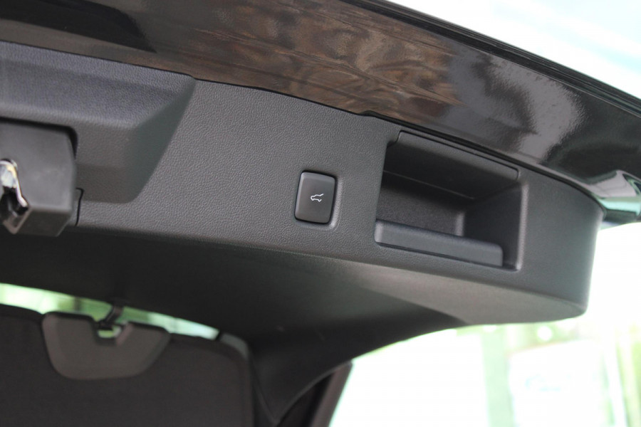 Ford Kuga 2.5 PHEV ST-Line X | Wegklapbare trekhaak | Panoramadak | 19 inch | Technology Pack | Winter Pack