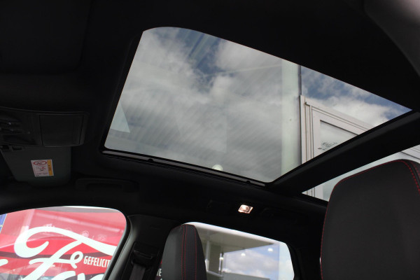 Ford Kuga 2.5 PHEV ST-Line X | Wegklapbare trekhaak | Panoramadak | 19 inch | Technology Pack | Winter Pack