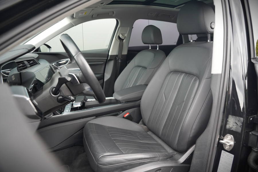 Audi e-tron e-tron 50 quattro Launch edition plus 71 kWh | Panoramadak | Stoelverwarming | Memory Seat | Adaptive Cruise Control | Luchtvering | Parkeersensoren | Apple Carplay | Keyless | SOH 83,67%