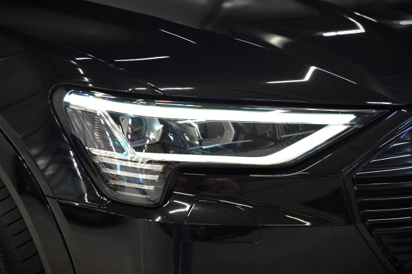Audi e-tron e-tron 50 quattro Launch edition plus 71 kWh | Panoramadak | Stoelverwarming | Memory Seat | Adaptive Cruise Control | Luchtvering | Parkeersensoren | Apple Carplay | Keyless | SOH 83,67%
