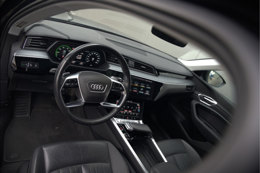 Audi e-tron e-tron 50 quattro Launch edition plus 71 kWh | Panoramadak | Stoelverwarming | Memory Seat | Adaptive Cruise Control | Luchtvering | Parkeersensoren | Apple Carplay | Keyless | SOH 83,67%