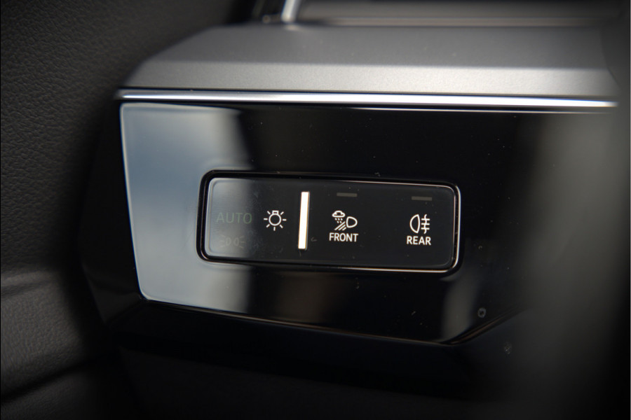 Audi e-tron e-tron 50 quattro Launch edition plus 71 kWh | Panoramadak | Stoelverwarming | Memory Seat | Adaptive Cruise Control | Luchtvering | Parkeersensoren | Apple Carplay | Keyless | SOH 83,67%