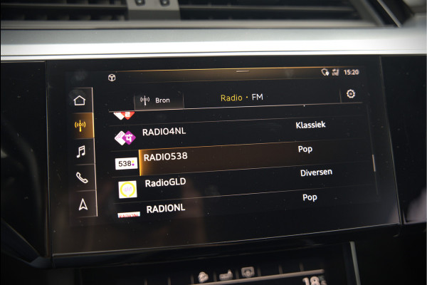Audi e-tron e-tron 50 quattro Launch edition plus 71 kWh | Panoramadak | Stoelverwarming | Memory Seat | Adaptive Cruise Control | Luchtvering | Parkeersensoren | Apple Carplay | Keyless | SOH 83,67%