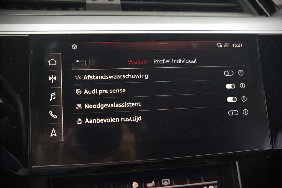 Audi e-tron e-tron 50 quattro Launch edition plus 71 kWh | Panoramadak | Stoelverwarming | Memory Seat | Adaptive Cruise Control | Luchtvering | Parkeersensoren | Apple Carplay | Keyless | SOH 83,67%