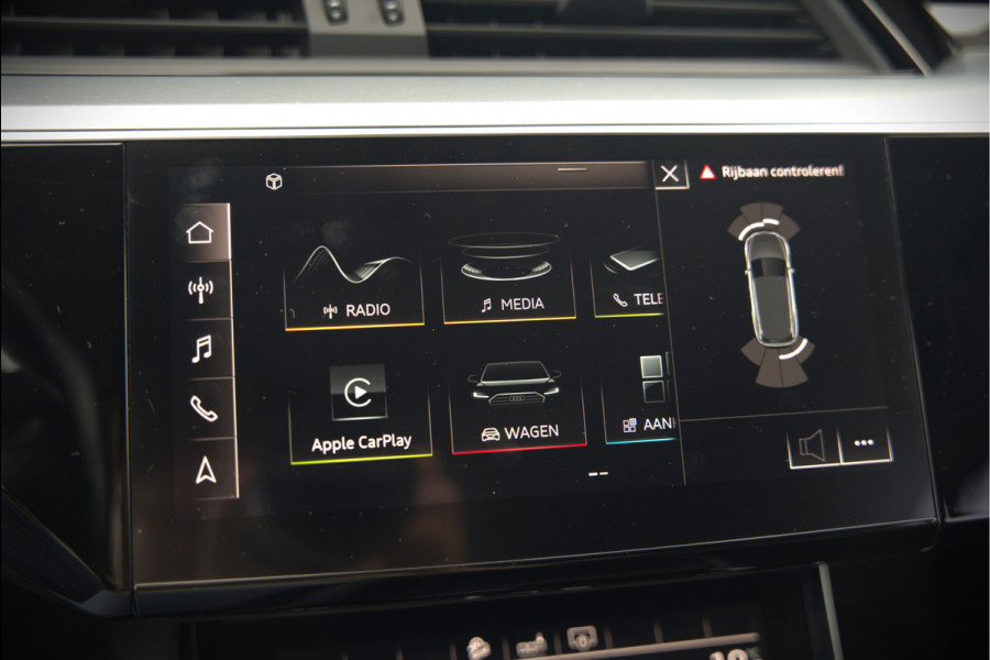Audi e-tron e-tron 50 quattro Launch edition plus 71 kWh | Panoramadak | Stoelverwarming | Keyless | Apple Carplay | Luchtvering | Adaptive Cruise Control | Leer | Elek. Stoelen  | BTW | NAP | Led | Black Style | PDC | SOH 84,94%