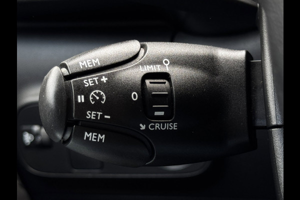 Citroën C3 1.2 PureTech Shine | Automaat | Camera | Stoelverwarming | PDC voor + achter | Navigatie