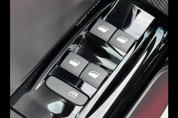 Citroën C3 1.2 PureTech Shine | Automaat | Camera | Stoelverwarming | PDC voor + achter | Navigatie