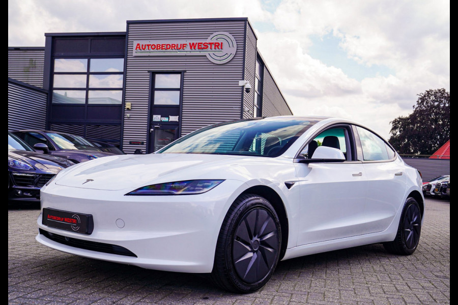 Tesla Model 3 RWD 60 kWh | Selfdriving optie | Panorama sunroof | 360cam | LED | Sfeerverlichting | Adaptieve cruise | Lane assist