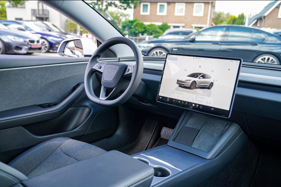 Tesla Model 3 RWD 60 kWh | Selfdriving optie | Panorama sunroof | 360cam | LED | Sfeerverlichting | Adaptieve cruise | Lane assist