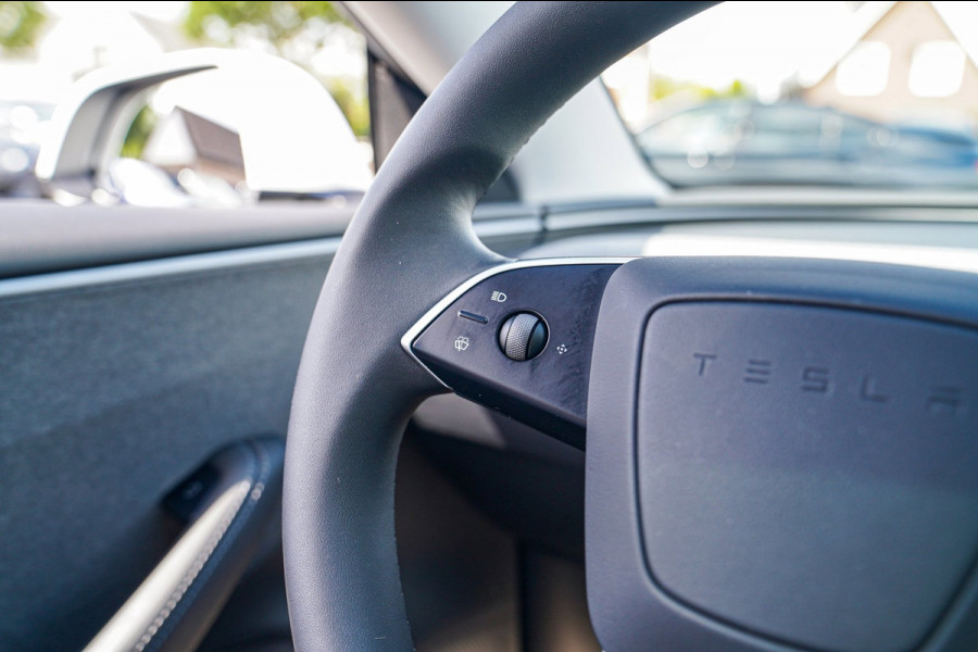 Tesla Model 3 RWD 60 kWh | Selfdriving optie | Panorama sunroof | 360cam | LED | Sfeerverlichting | Adaptieve cruise | Lane assist