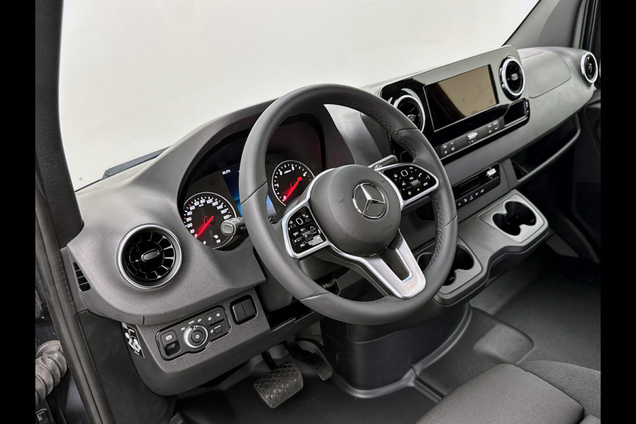 Mercedes-Benz Sprinter 319 CDI L2H2 Distronic 3500kg Trekhaak 360°camera Led Navigatie N1-registratie