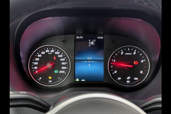 Mercedes-Benz Sprinter 319 CDI L2H2 Distronic 3500kg Trekhaak 360°camera Led Navigatie N1-registratie