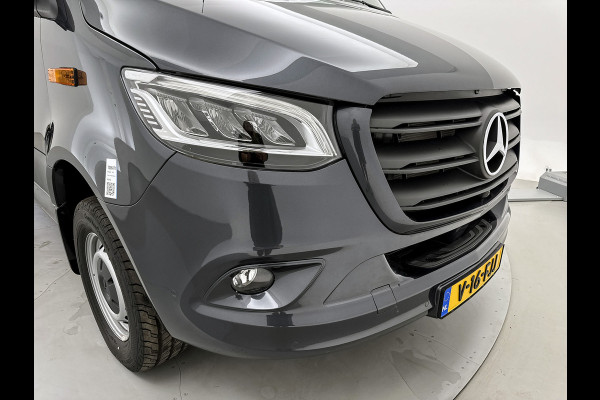 Mercedes-Benz Sprinter 319 CDI L2H2 Distronic 3500kg Trekhaak 360°camera Led Navigatie N1-registratie