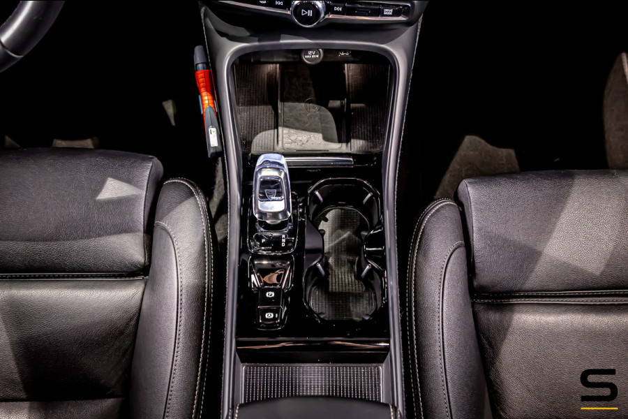 Volvo XC40 1.5 T5 Recharge Inscription | Pano | Adaptive Cruise