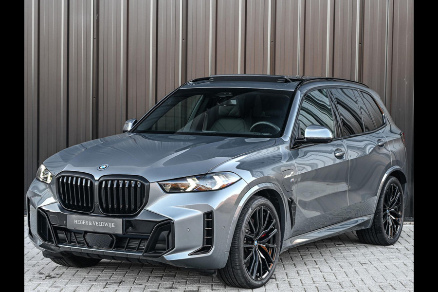 BMW X5 xDrive50e M-Sport Pro | Panoramadak | Harman/Kardon | HUD | Masagge + Ventilatie | 360 Camera | Active Cruise | Iconic Glow | Ambiance Interieur | Comfort Access | Soft-Close |