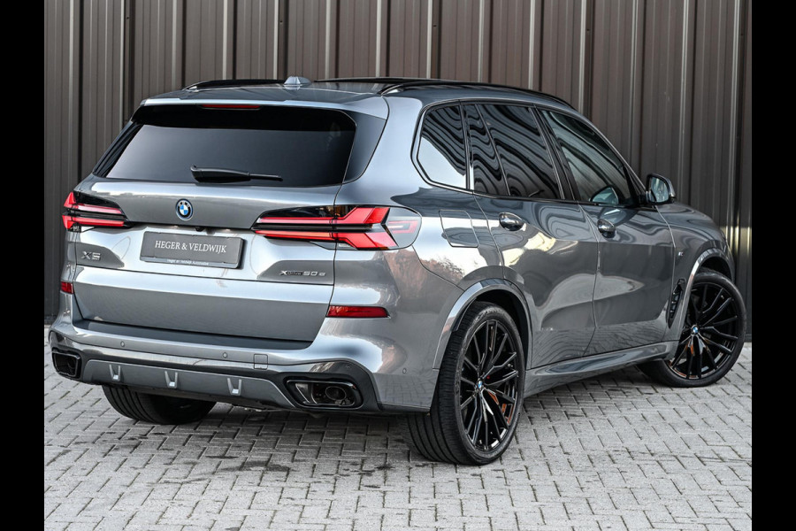 BMW X5 xDrive50e M-Sport Pro | Panoramadak | Harman/Kardon | HUD | Masagge + Ventilatie | 360 Camera | Active Cruise | Iconic Glow | Ambiance Interieur | Comfort Access | Soft-Close |