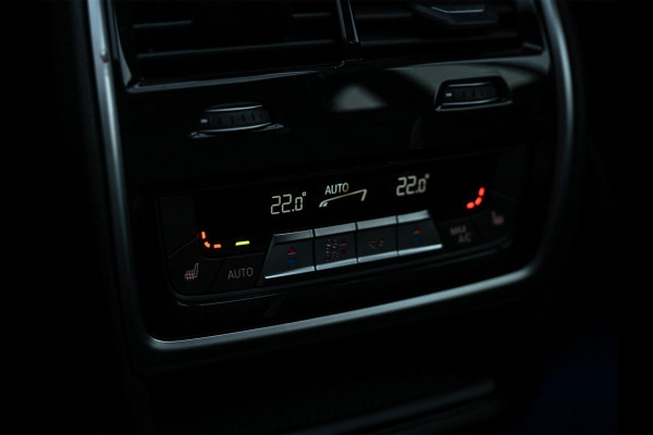 BMW X5 xDrive50e M-Sport Pro | Panoramadak | Harman/Kardon | HUD | Masagge + Ventilatie | 360 Camera | Active Cruise | Iconic Glow | Ambiance Interieur | Comfort Access | Soft-Close |