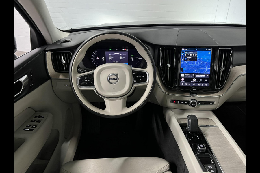 Volvo XC60 2.0 T6 Plug-in hybrid AWD Core Bright Adapt. cruise control | Open dak | Stuur-/Stoelverwarming | Camera | Memory | Keyless | Carplay | Google