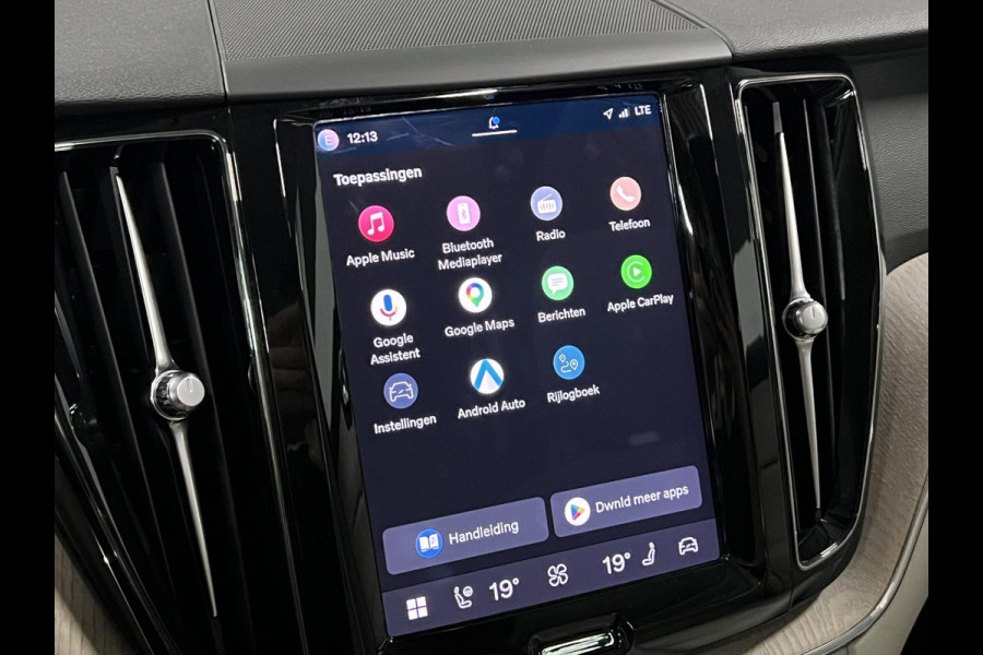 Volvo XC60 2.0 T6 Plug-in hybrid AWD Core Bright Adapt. cruise control | Open dak | Stuur-/Stoelverwarming | Camera | Memory | Keyless | Carplay | Google