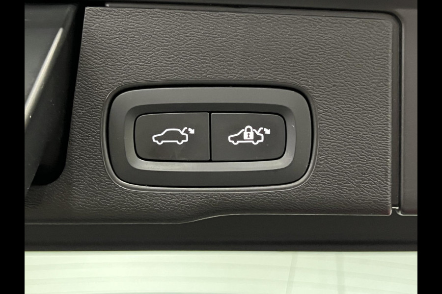 Volvo XC60 2.0 T6 Plug-in hybrid AWD Core Bright Adapt. cruise control | Open dak | Stuur-/Stoelverwarming | Camera | Memory | Keyless | Carplay | Google