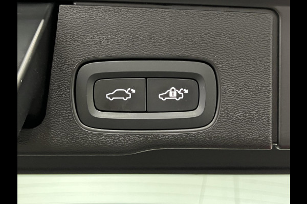 Volvo XC60 2.0 T6 Plug-in hybrid AWD Core Bright Adapt. cruise control | Open dak | Stuur-/Stoelverwarming | Camera | Memory | Keyless | Carplay | Google
