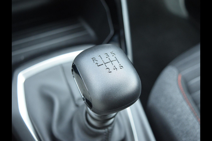Peugeot 2008 1.2 PureTech Active Pack l Trekhaak l Navigatie l Apple Carplay/Android Auto l PDC