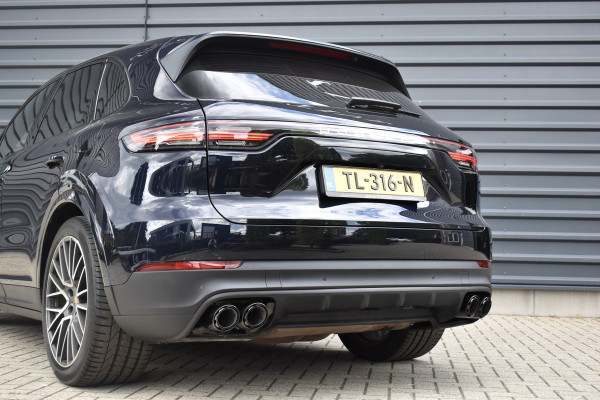 Porsche Cayenne 3.0 E-Hybrid 462pk Sport Chrono | Pano | Trekhaak | 360 Camera | Bose | Stuurverwarming | Luchtvering | Orig. NL |
