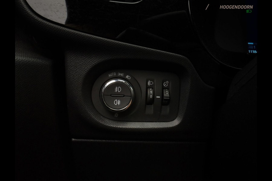 Opel Corsa 1.2 GS Line (APPLE CARPLAY,LED,STUUR-STOELVERWARMING,360 CAMERA,SPORTSTOELEN,DIGITAAL DISPLAY,LM-VELGEN)