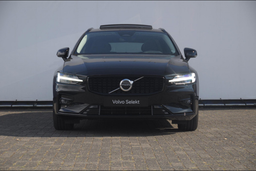 Volvo V60 B4 211PK Automaat Plus Dark / Trekhaak / Panoramadak / Keyless entry / Elektrische achterklep / Stoel - en stuurwielverwarming / BLIS / Adaptieve cruise control / Parkeersensoren met camera