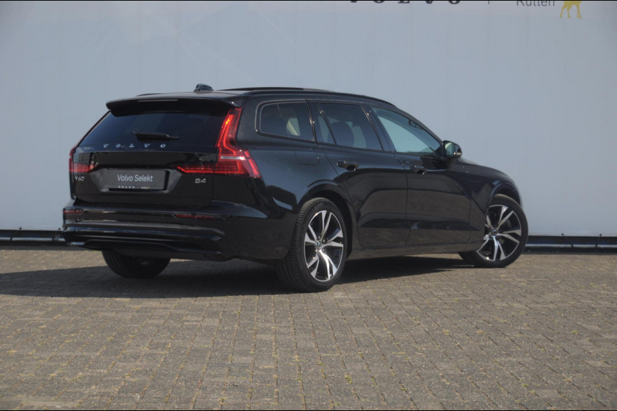 Volvo V60 B4 211PK Automaat Plus Dark / Trekhaak / Panoramadak / Keyless entry / Elektrische achterklep / Stoel - en stuurwielverwarming / BLIS / Adaptieve cruise control / Parkeersensoren met camera