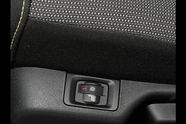 Citroën C3 1.2 PureTech Shine | Parkeersensoren | Navi by App | Stoelverwarming | Climate Control | Cruise Control